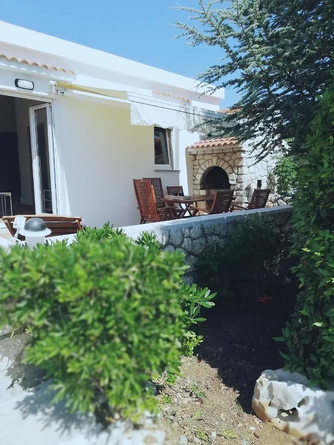 Willa Lavender House Mandre 0*,