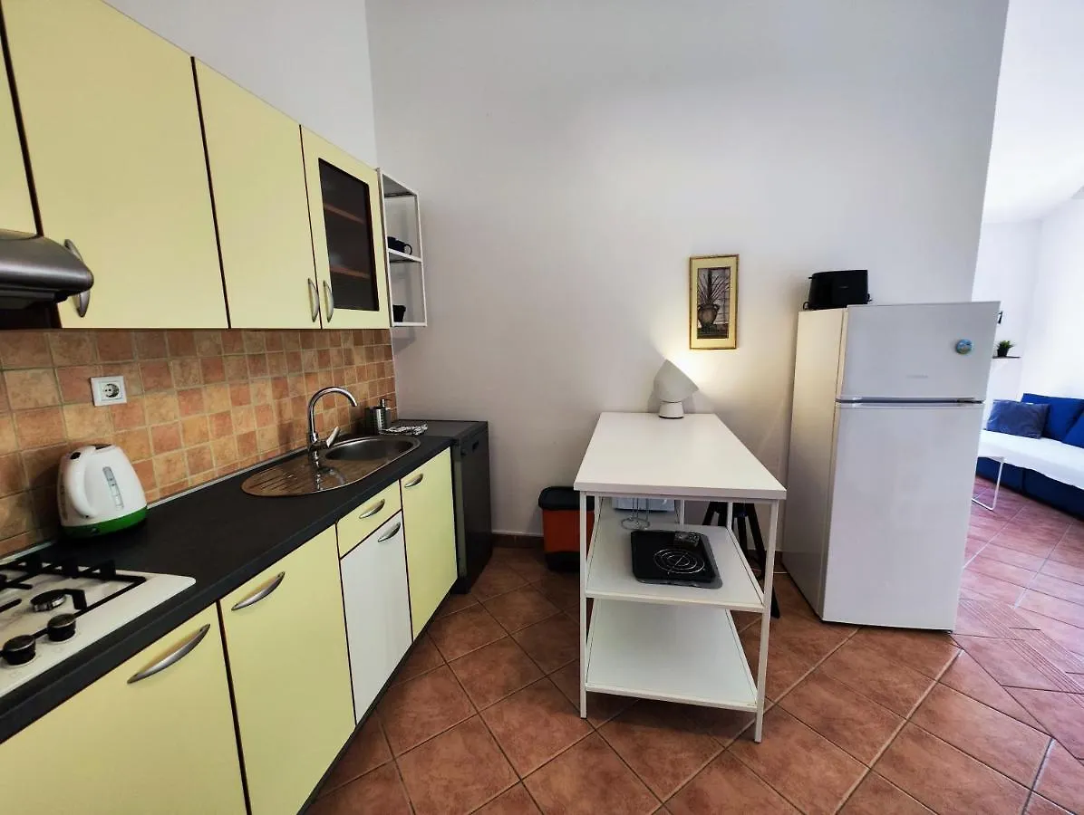 Willa Lavender House Mandre 0*,